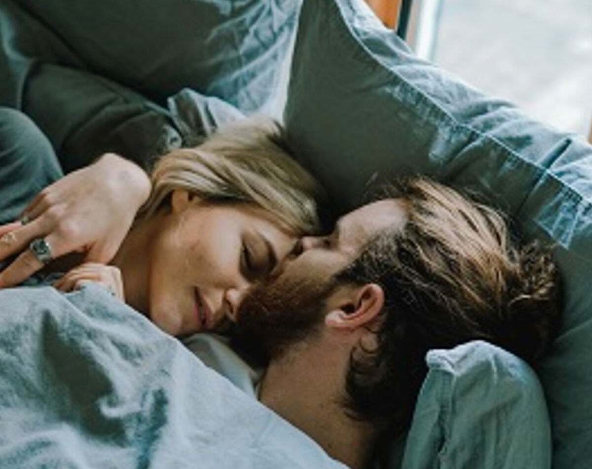 DEVI LAVARTI PRIMA DI FARE L’AMORE? DEVI LAVARTI PRIMA DI FARE L’AMORE?
